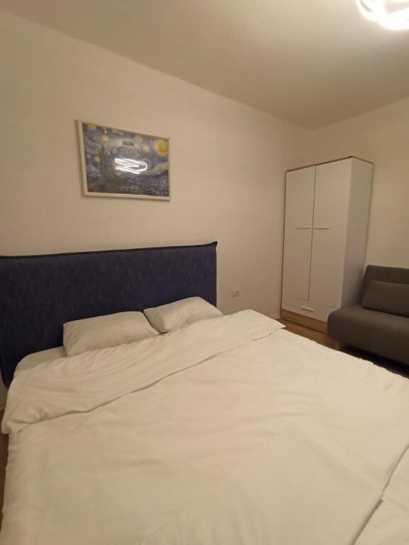Garsoniere Me Qera Tek 21 Dhjetori (ID BG135) Tirane