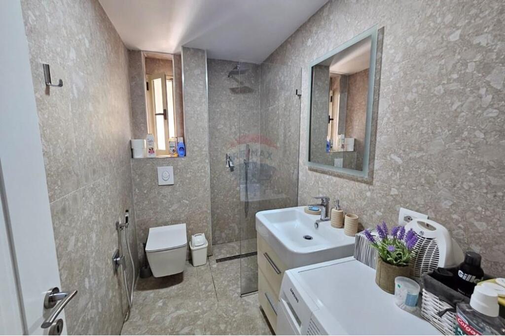 Appartamento 1+1 Nuovamente Investito Vicino al Boulevard