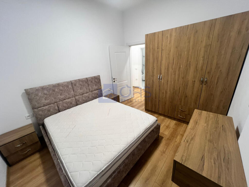 A 2+1 apartment is for rent in Kamez.