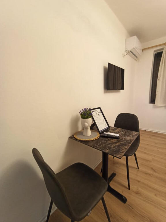 Garsoniere Me Qera Tek 21 Dhjetori (ID BG135) Tirane