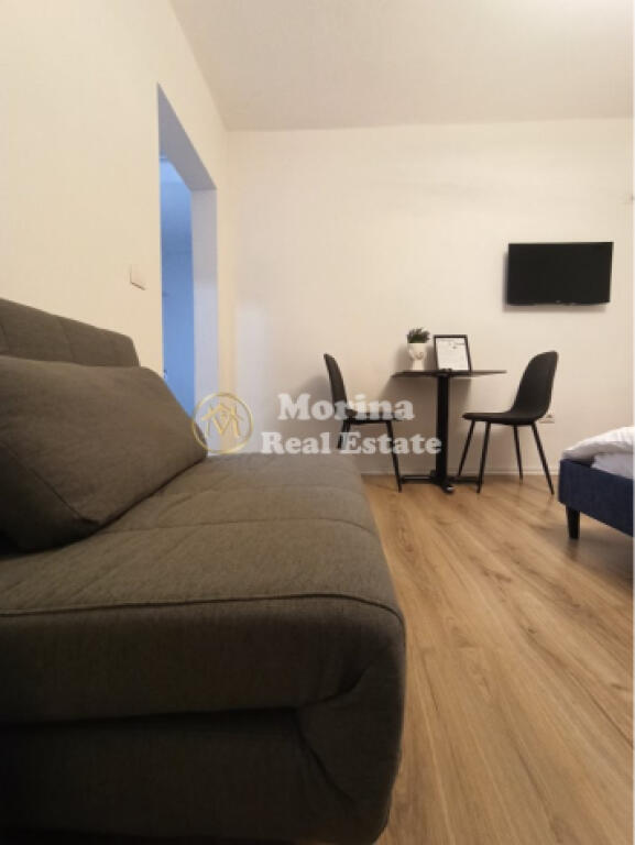 Rent, Studio, 21 December