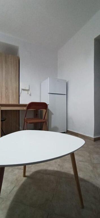 MONOLOCALE IN AFFITTO 45M2 VIA KAVAJES