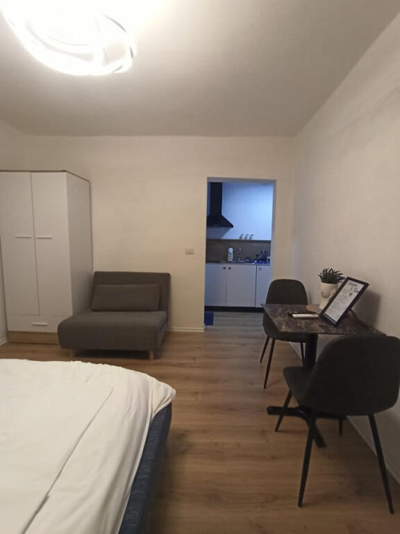 Garsoniere Me Qera Tek 21 Dhjetori (ID BG135) Tirane