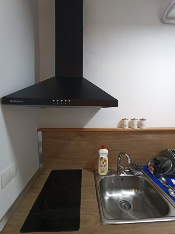 Garsoniere Me Qera Tek 21 Dhjetori (ID BG135) Tirane
