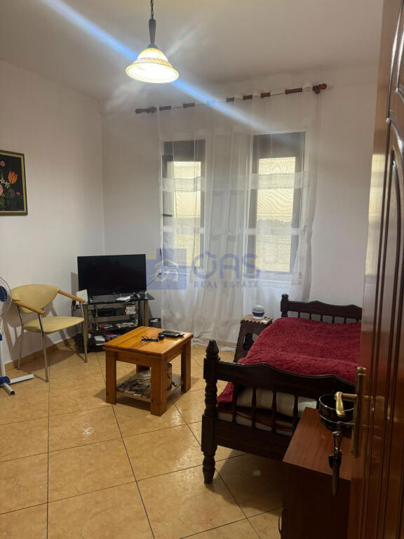 Apartment for rent in Komuna Parisit 1+1
