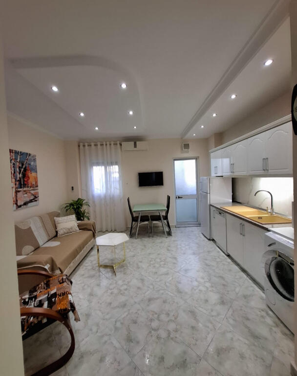 Apartment 1+1 for rent in Komuna e Parisit!