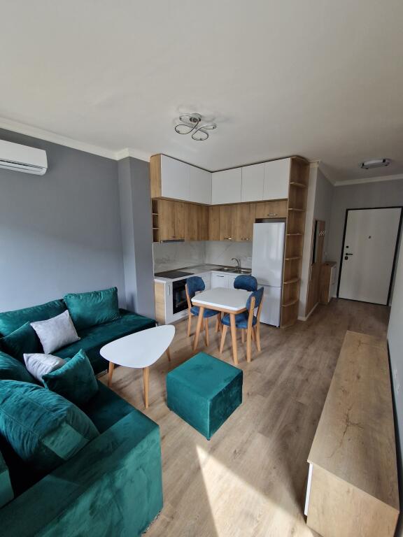 Super apartament 1+1 pranë stacionit të trenit (Karl Gega)