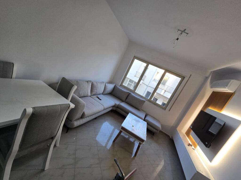 1+1, furnished, Peti Liqeni i Thate street 500, with parking at an additional cost