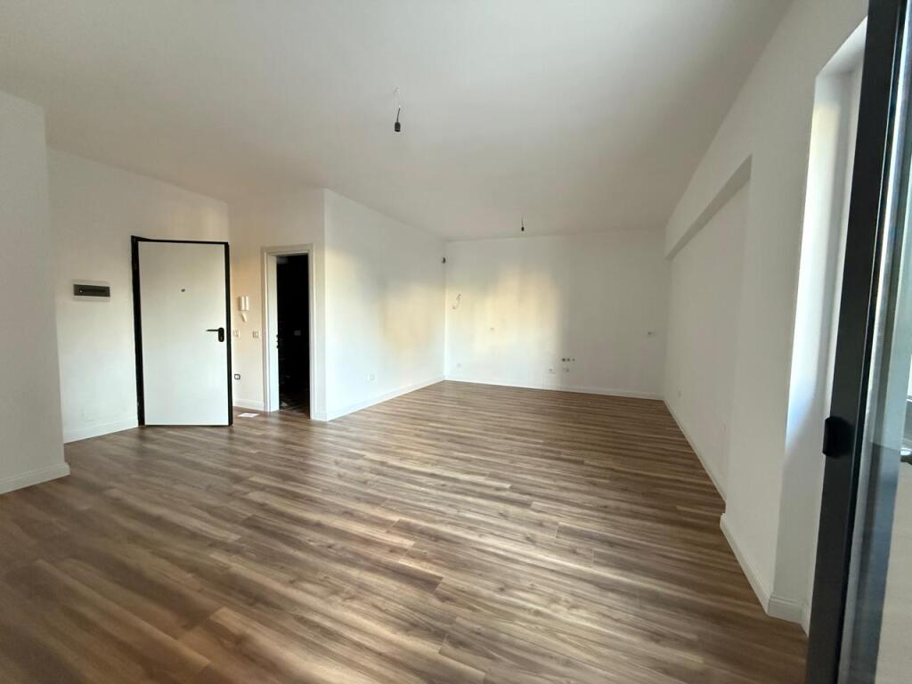 We offer an office for rent at Oazis Residence, Unaza e Re!