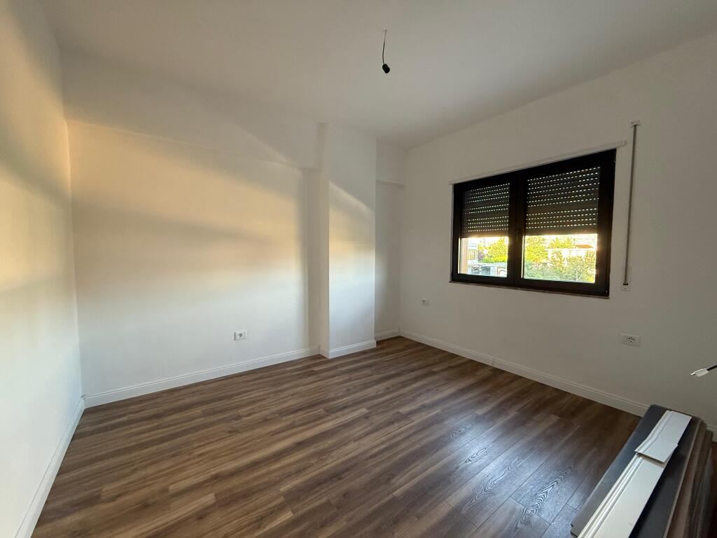 We offer an office for rent at Oazis Residence, Unaza e Re!