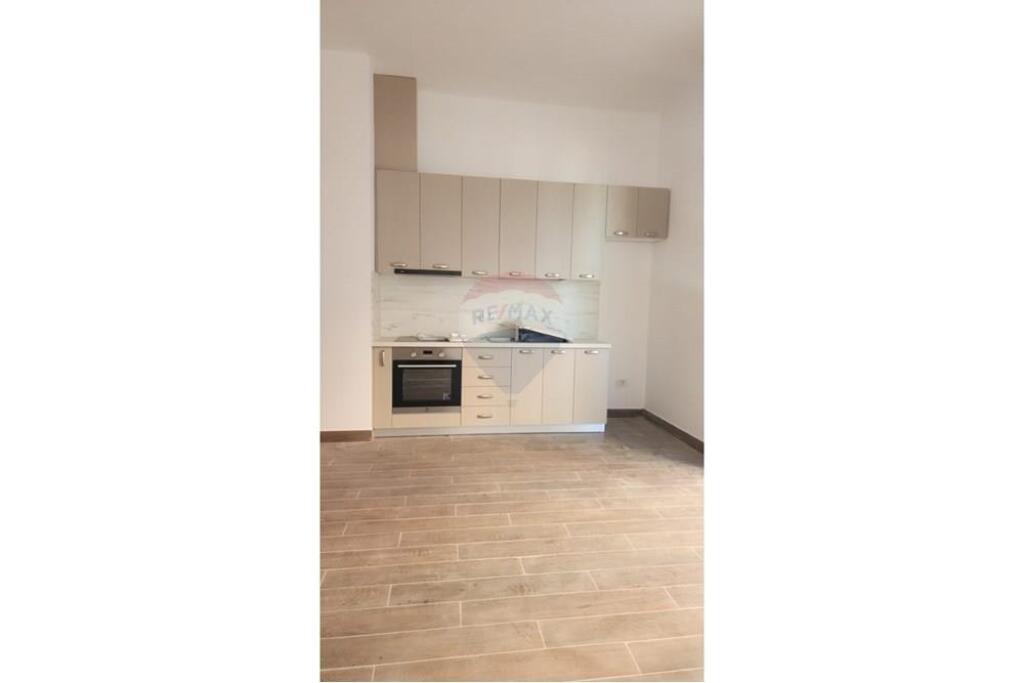 Apartment with Parking Space in Complex