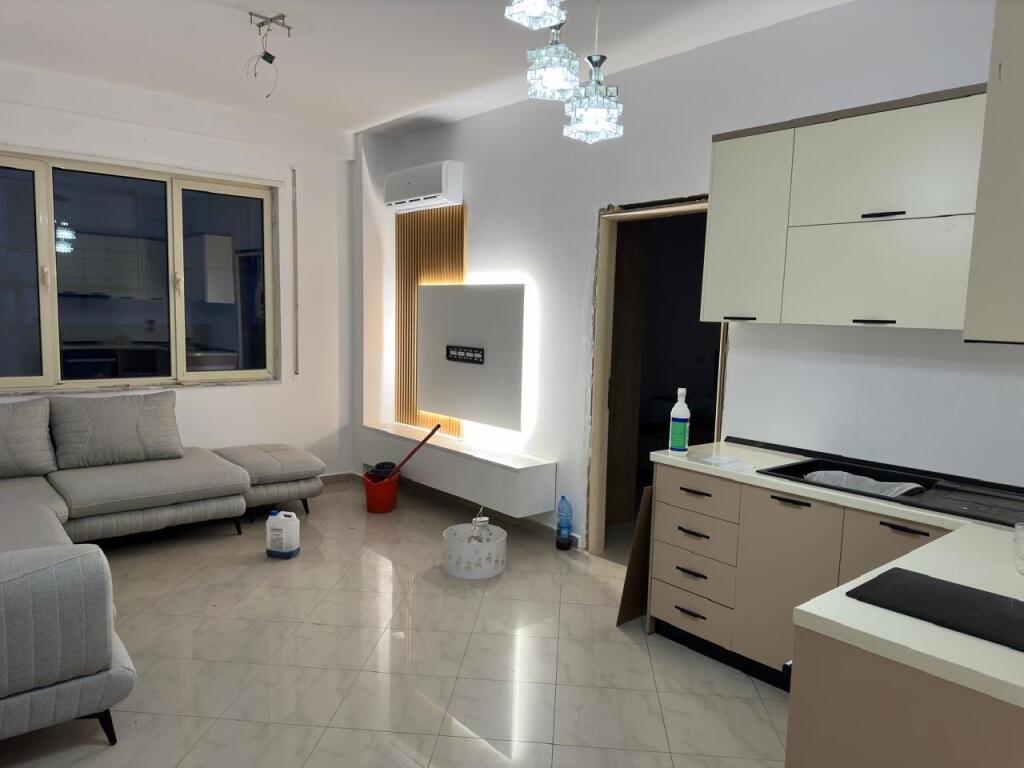 1+1, furnished, Peti Liqeni i Thate street 500, with parking at an additional cost