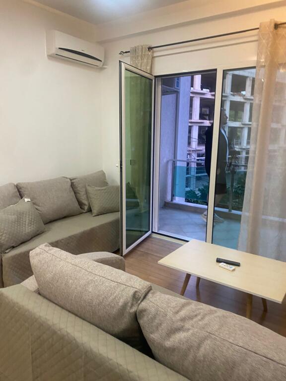 Apartament 1+1 me qera pranë liqenit