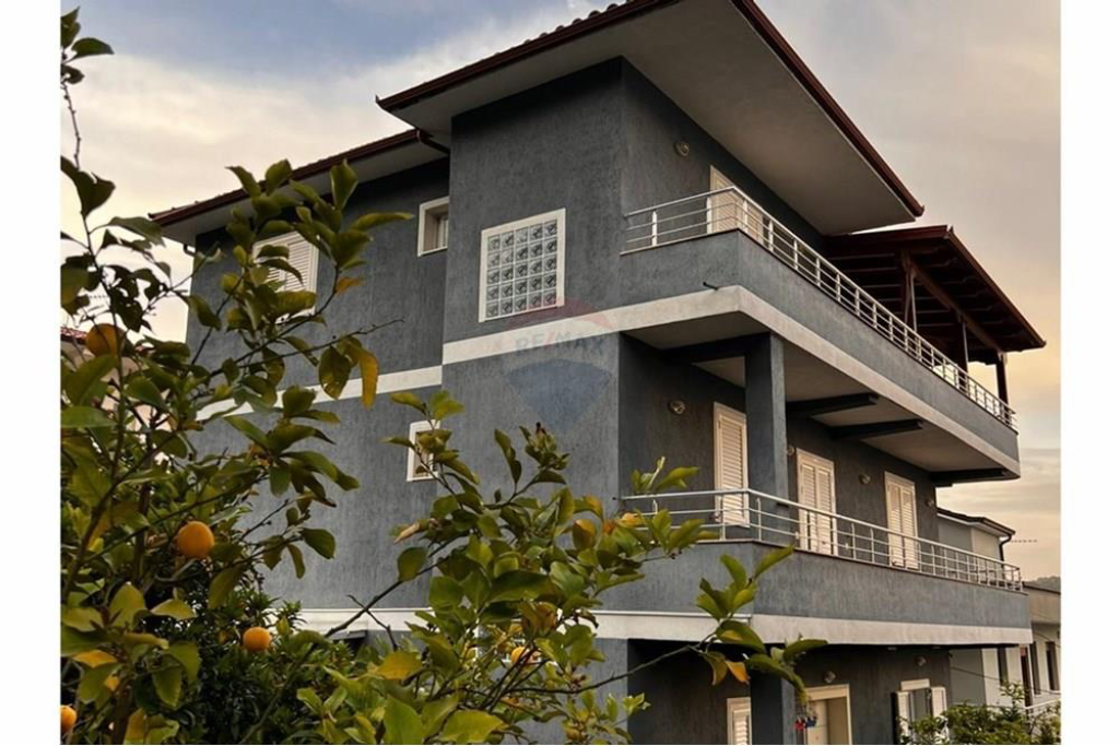 Villa for sale in Vora!