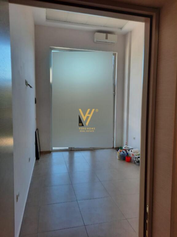 STORE 22M2 FOR RENT NEAR THE ZOOLOGICAL GARDEN