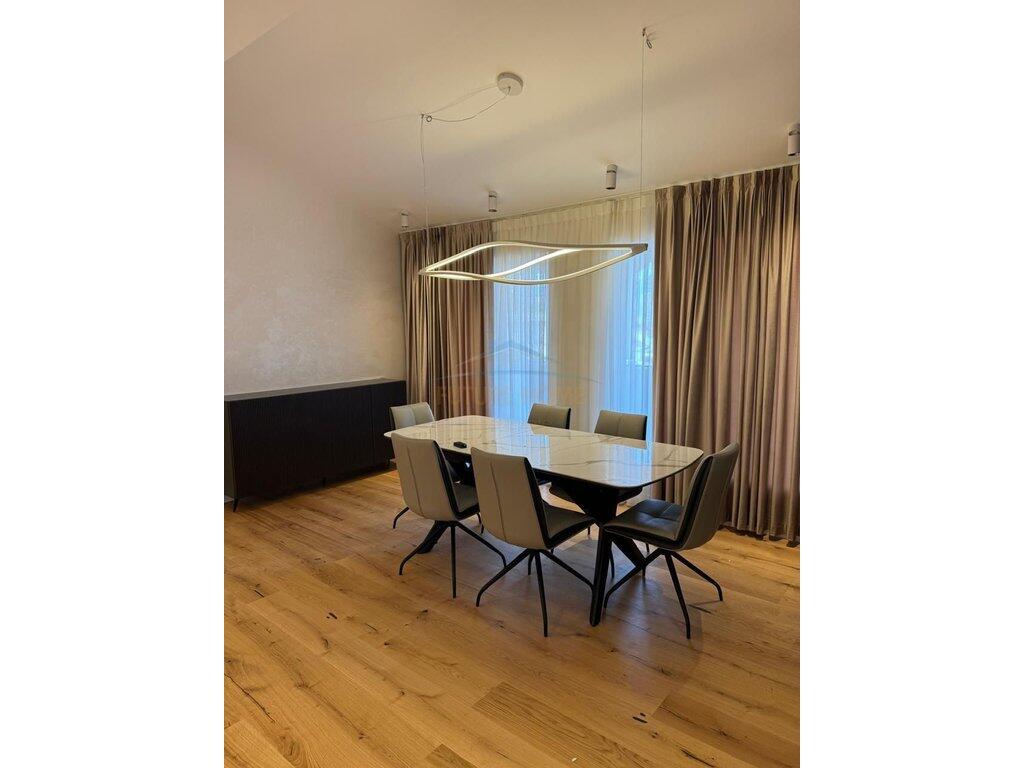 For sale, Penthouse, Liqeni i Thatë, Tirana.