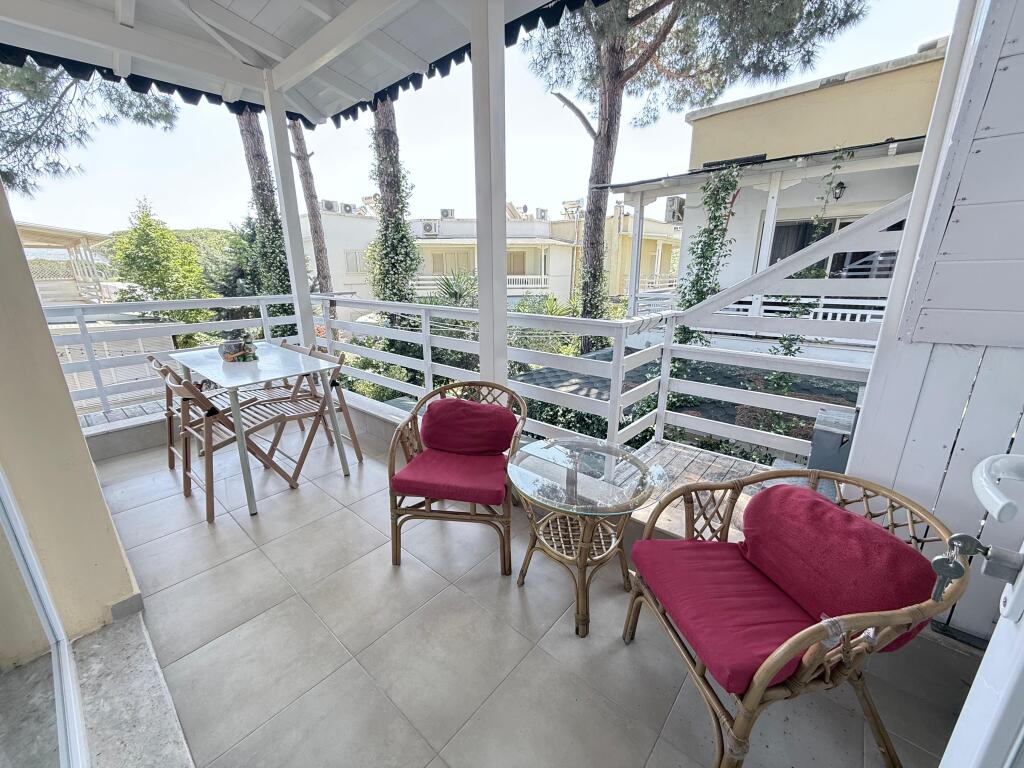 APARTAMENT 2+1 me QIRA DITORE tek "LURA 1" - GJIRI LALZIT