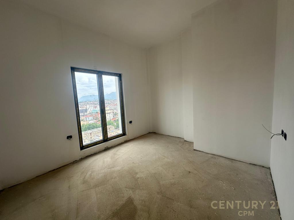 For sale Penthouse 3+1+2 on Barrikadave Street, Tirana