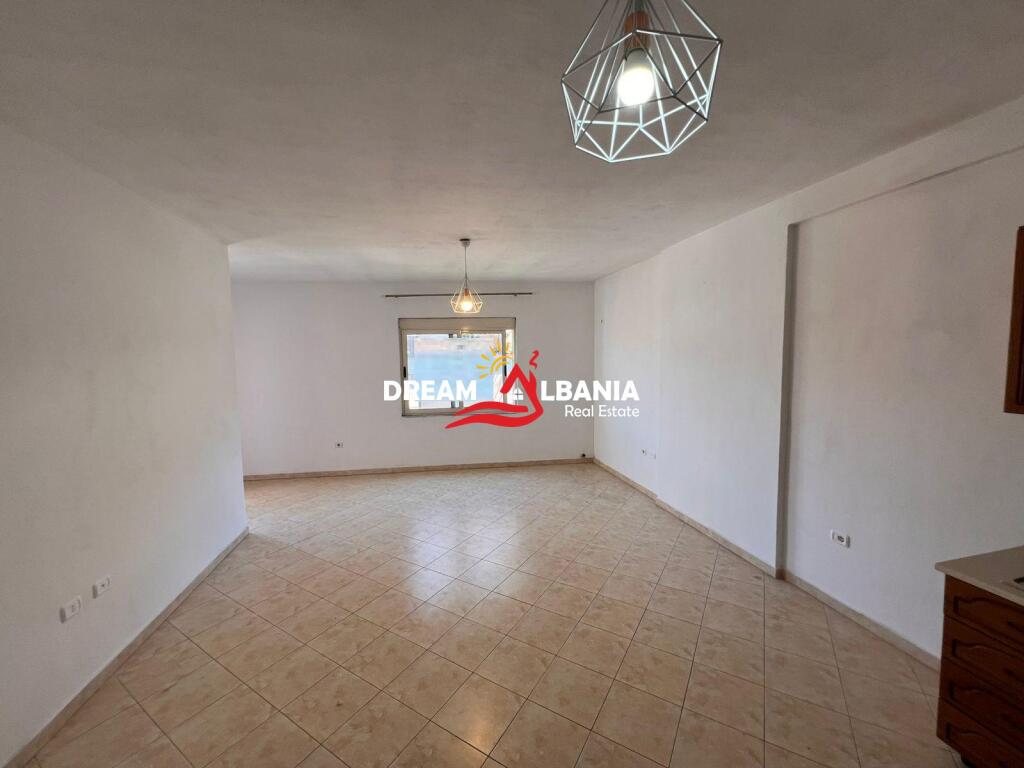 2+1 apartment with 2 bathrooms and garage for sale in Astir, near 2 Palmave