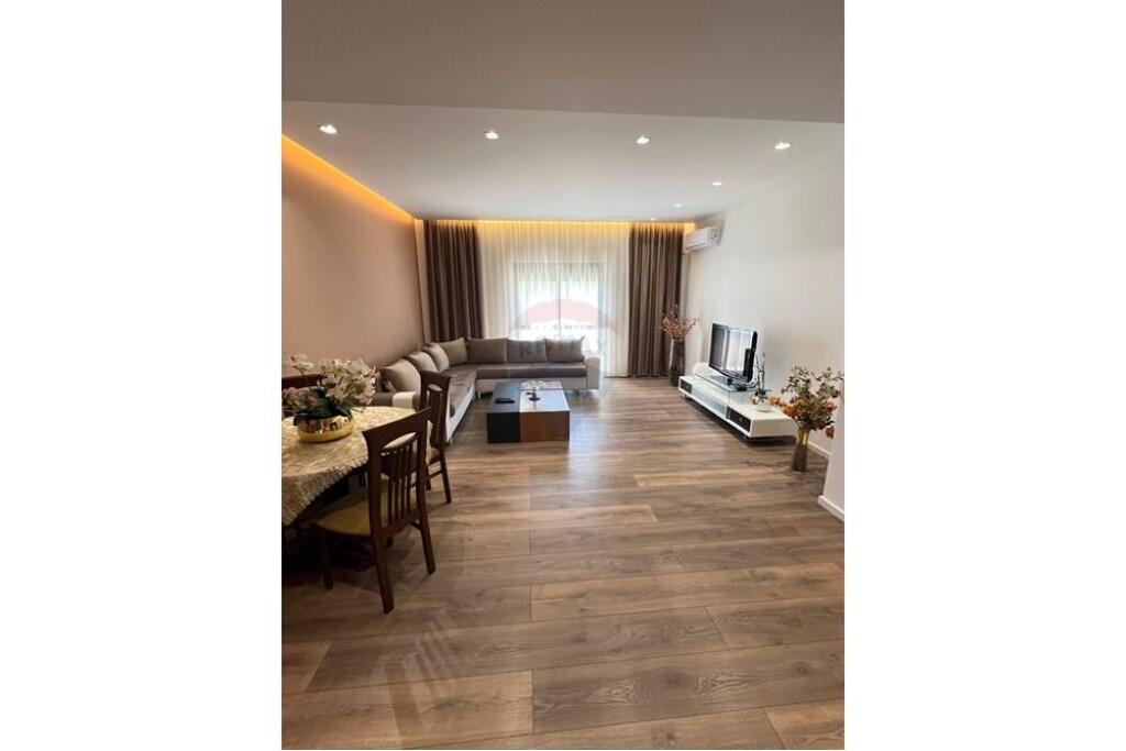For sale Apartment 2+1 - Elbasanit Street, Tirana