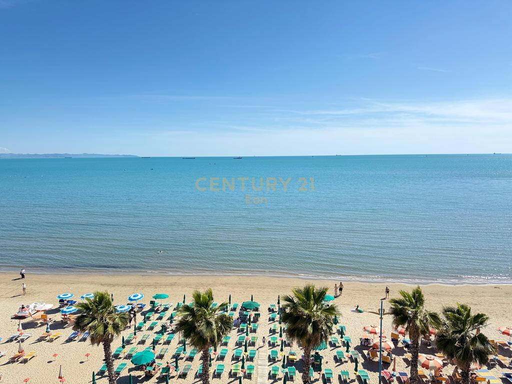 VENDESI SUPER DUPLEX PENTHOUSE CON VISTA MARE INSIEME A GARAGE NELLA SPIAGGIA, DURRES!