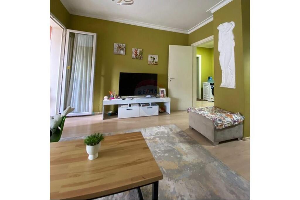 1+1 apartment for sale in the area of Ali Demit.