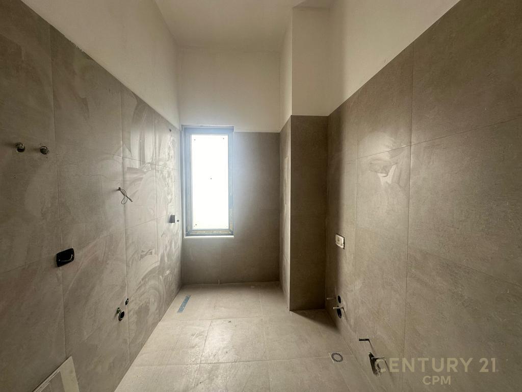 For sale Penthouse 3+1+2 on Barrikadave Street, Tirana