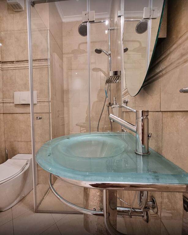 We offer for rent a Super luxury apartment 2+1+2, 145 m2 at Garda