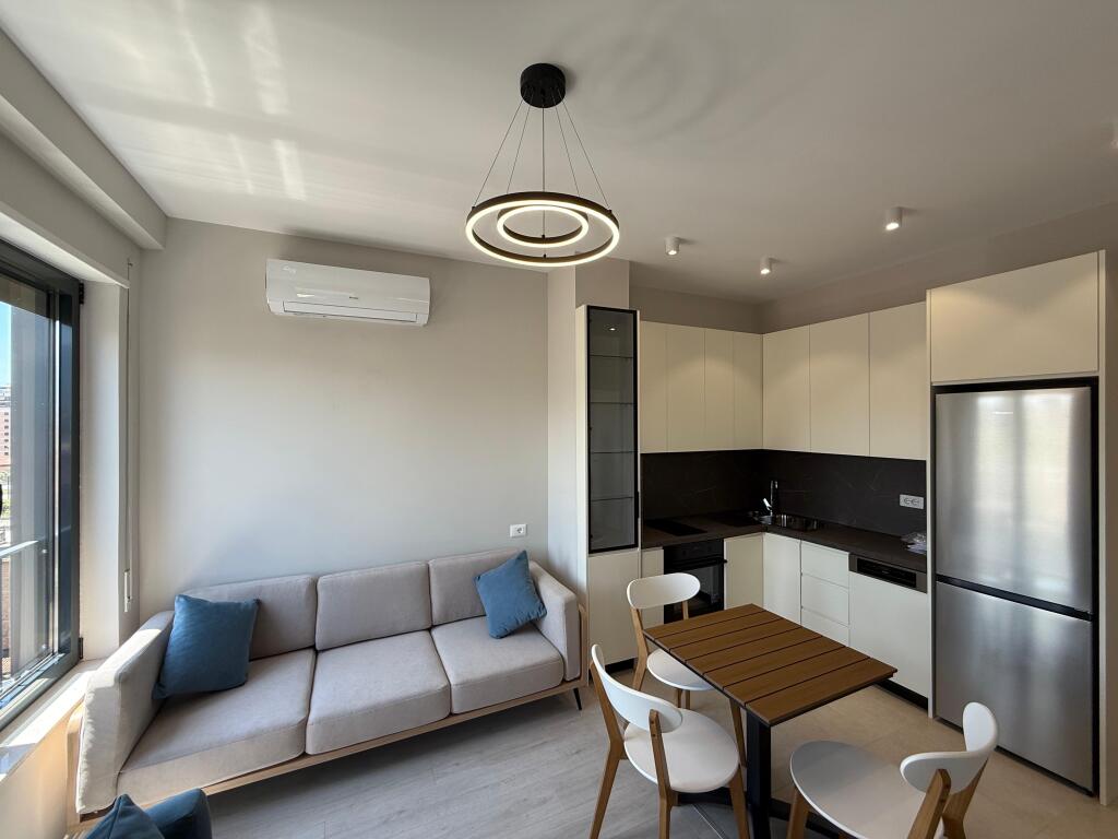 Apartament 1+1 me Post Parkimi – Me Qira TEK BULEVARDI I RI