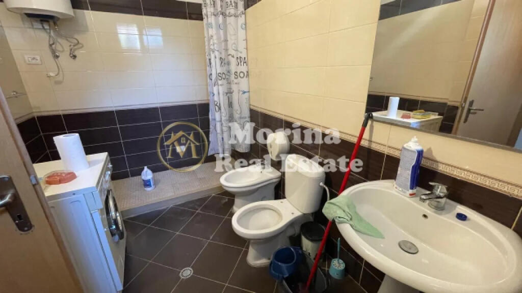 Rent, private entrance 2+1, Red School