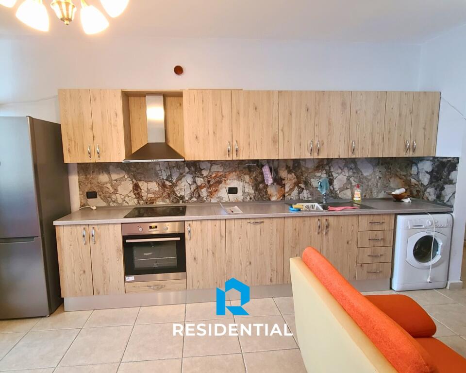 Tek Plazhi Iliria, Shitet Apartament 2+1 I Mobiluar!