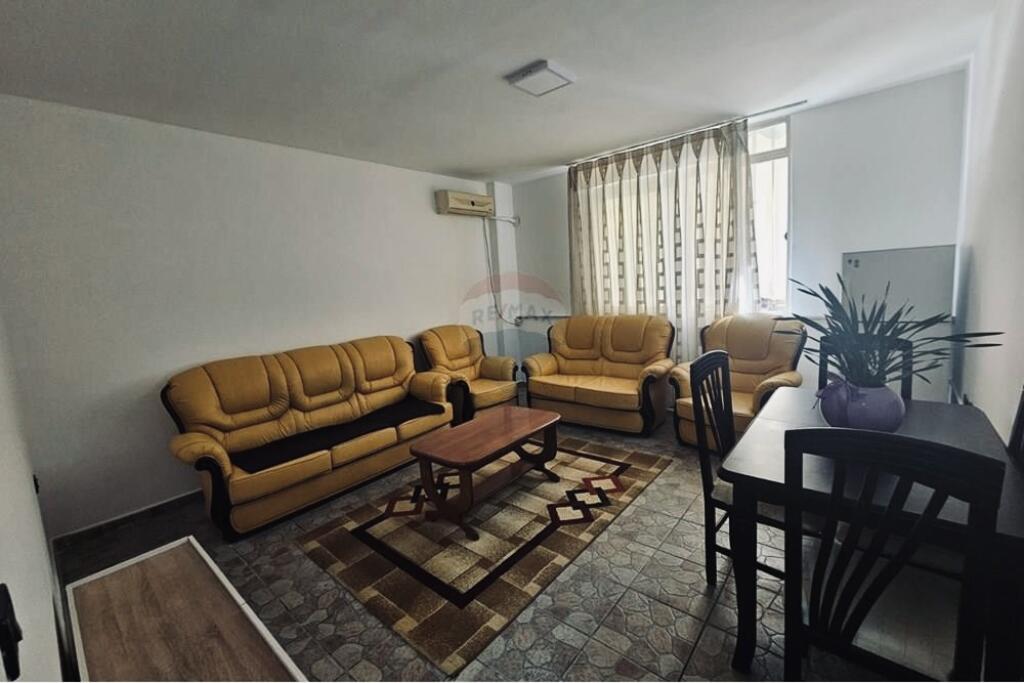 1+1 apartment for rent in the Paris Commune!