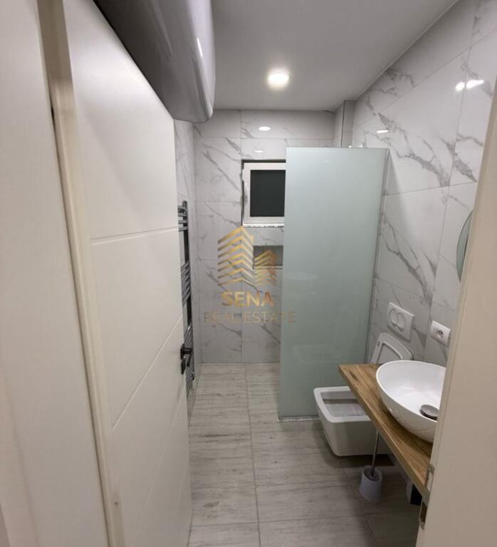 Qira, Apartament 1+1, Rruga Jordan Misja-pranë shinave.