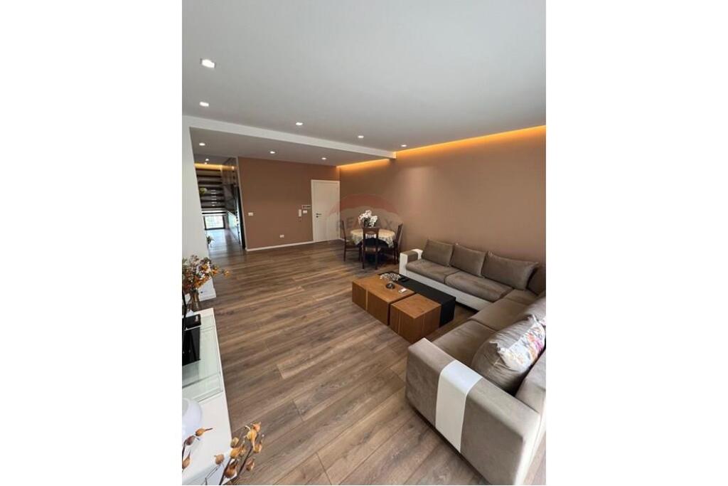 For sale Apartment 2+1 - Elbasanit Street, Tirana