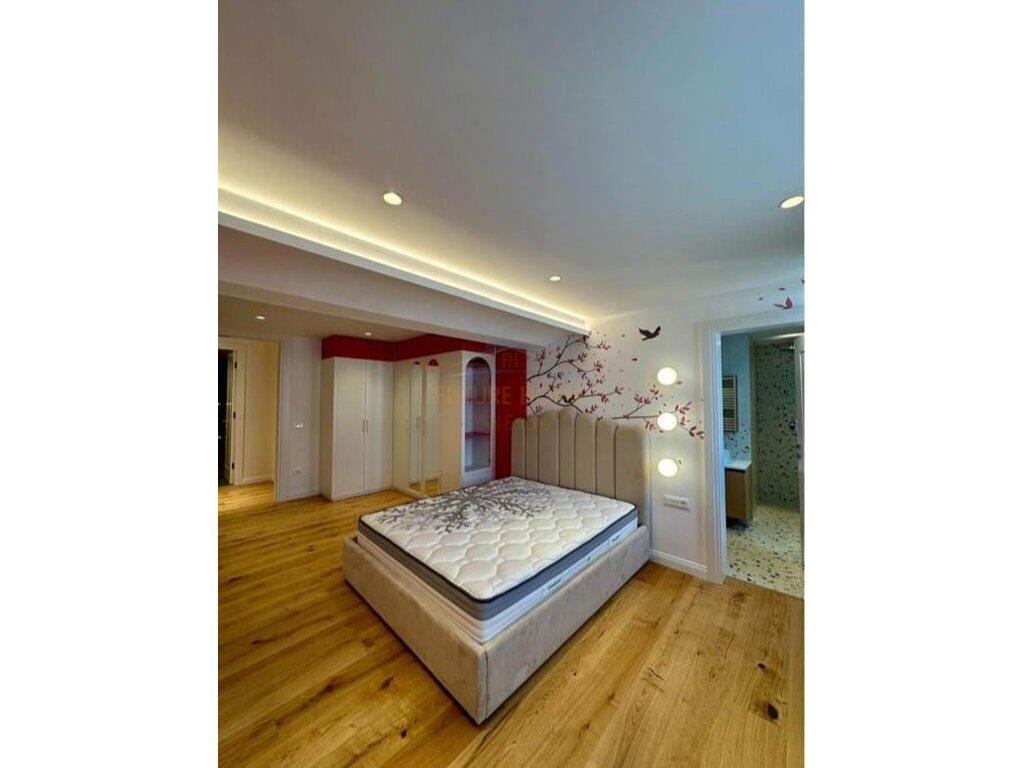 For sale, Penthouse, Liqeni i Thatë, Tirana.