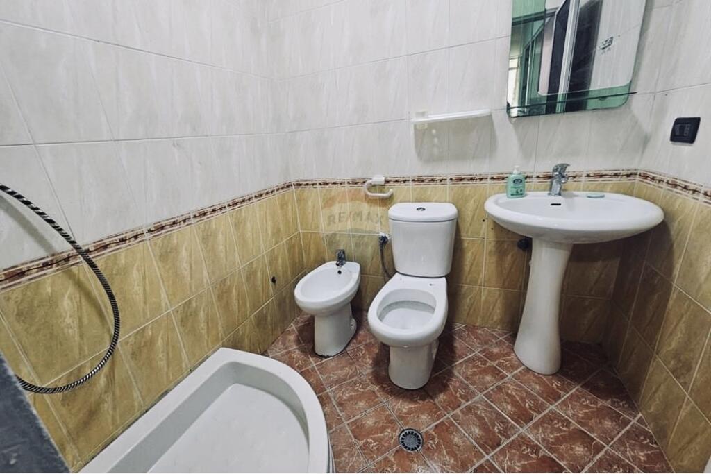 1+1 apartment for rent in the Paris Commune!