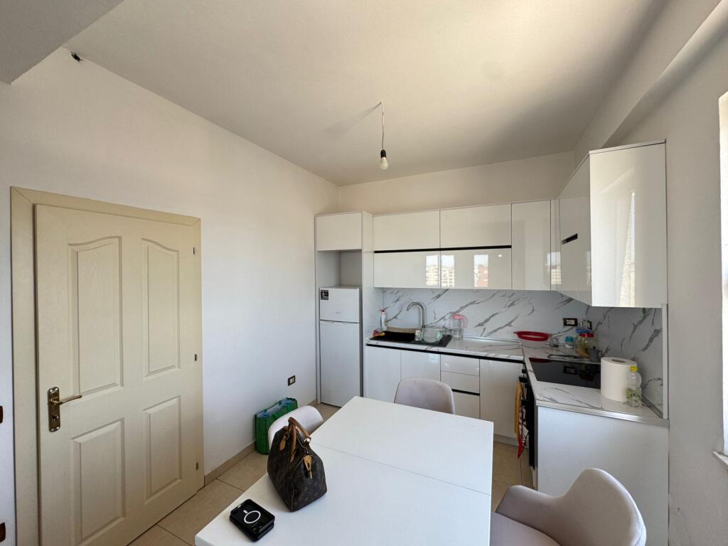 Apartament 1+1 me qira Buz rruge Miell Tirana