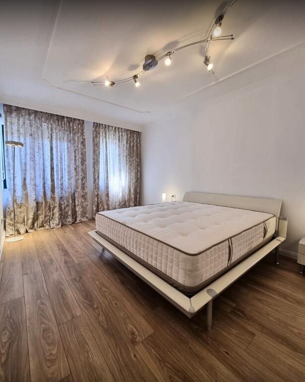 We offer for rent a Super luxury apartment 2+1+2, 145 m2 at Garda