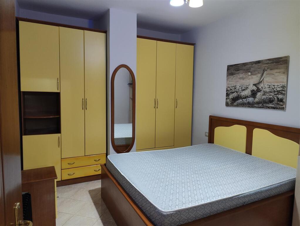 Apartament 1+1 për qira në Rrugën e Kavajës