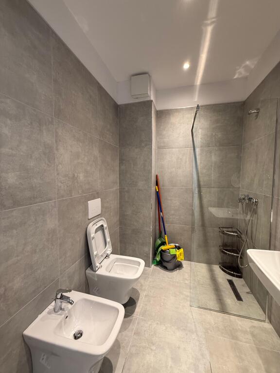 Apartament 1+1 me Post Parkimi – Me Qira TEK BULEVARDI I RI