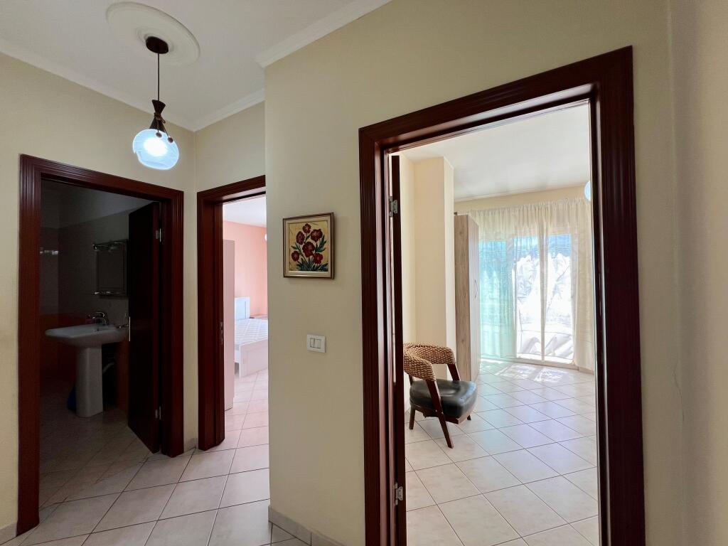 Rent, Apartment 2+1 "Laprakë", Tirana.
