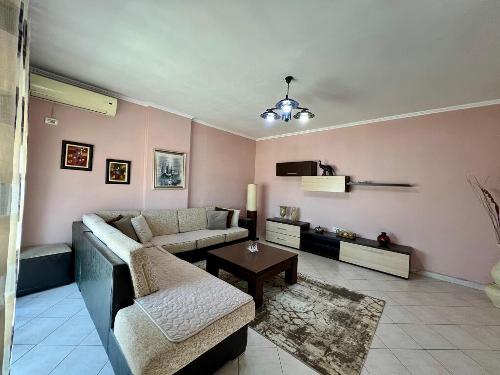 Rent, Apartment 2+1 "Laprakë", Tirana.