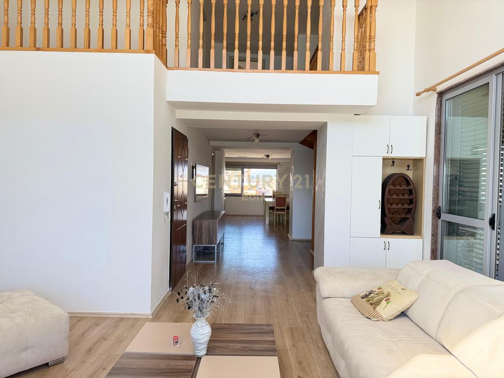 VENDESI SUPER DUPLEX PENTHOUSE CON VISTA MARE INSIEME A GARAGE NELLA SPIAGGIA, DURRES!