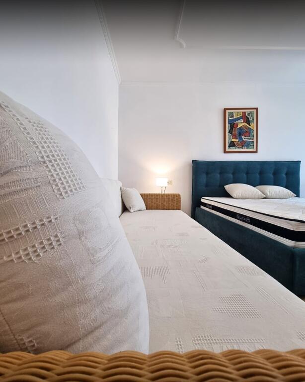 We offer for rent a Super luxury apartment 2+1+2, 145 m2 at Garda