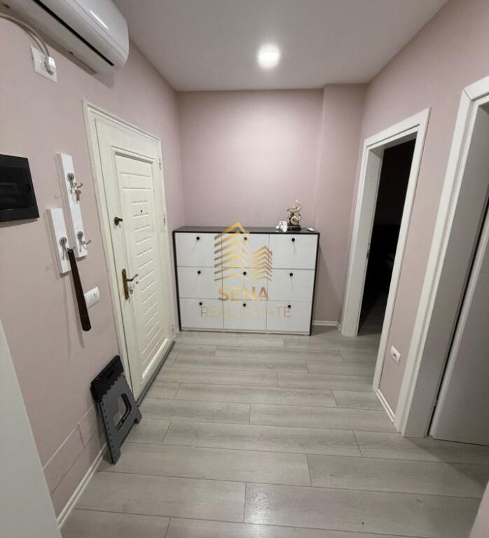 Qira, Apartament 1+1, Rruga Jordan Misja-pranë shinave.