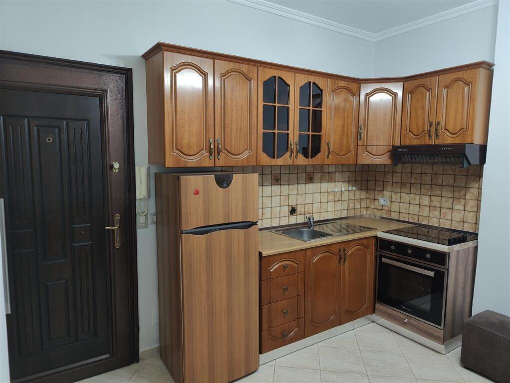 Apartament 1+1 për qira në Rrugën e Kavajës
