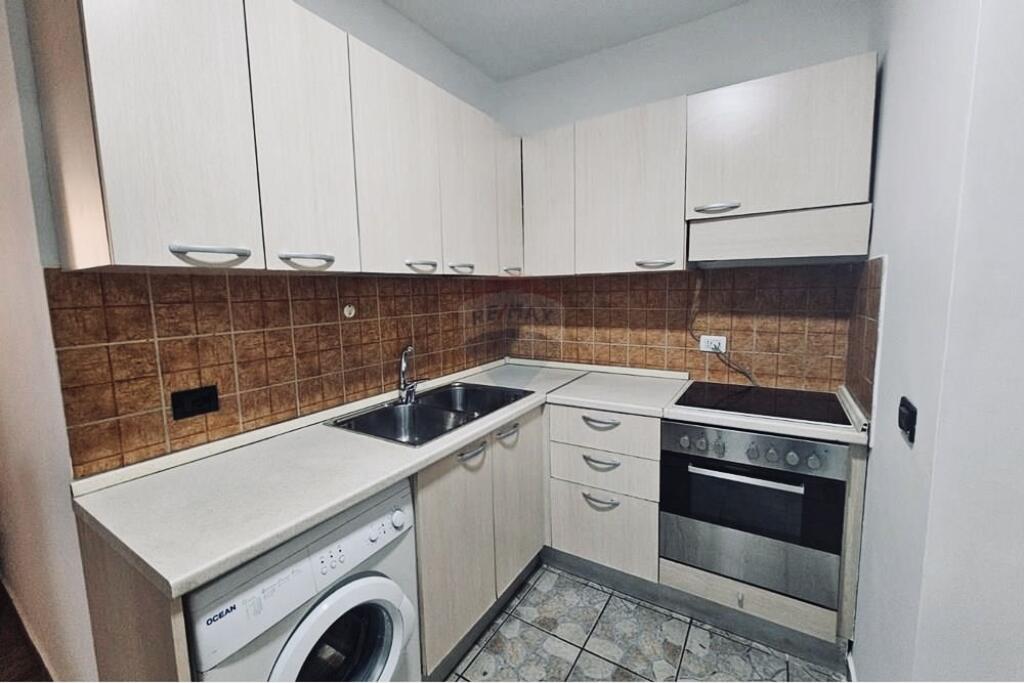 1+1 apartment for rent in the Paris Commune!