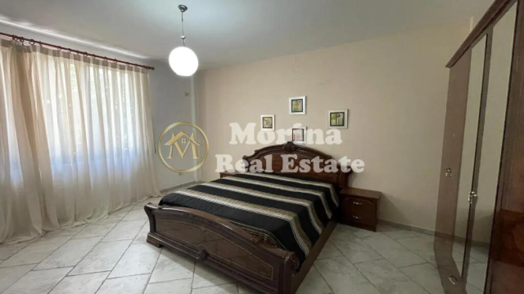 Rent, private entrance 2+1, Red School