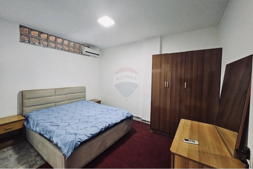 1+1 apartment for rent in the Paris Commune!