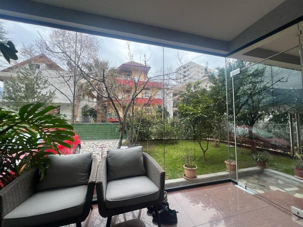For sale a 3-story villa in Kinostudio